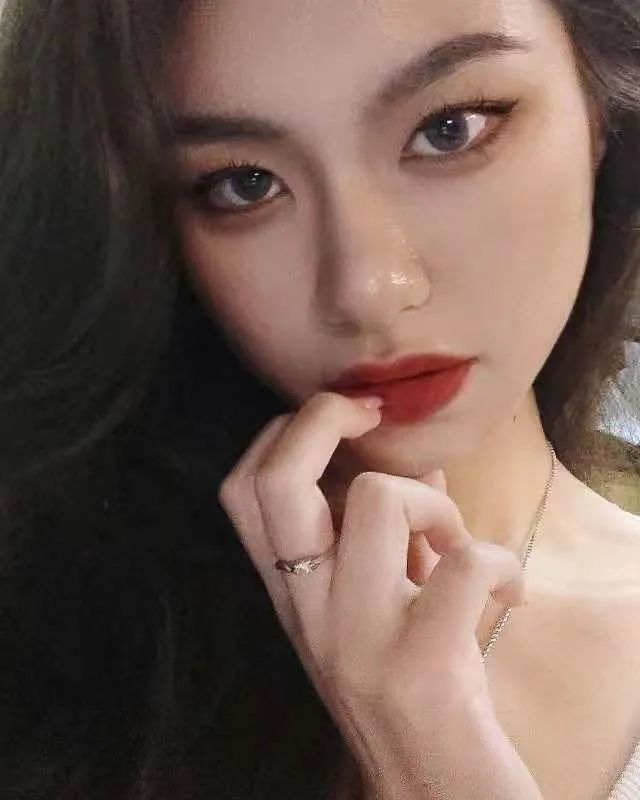 这组靓女嘴唇大赏,看完我瘫了