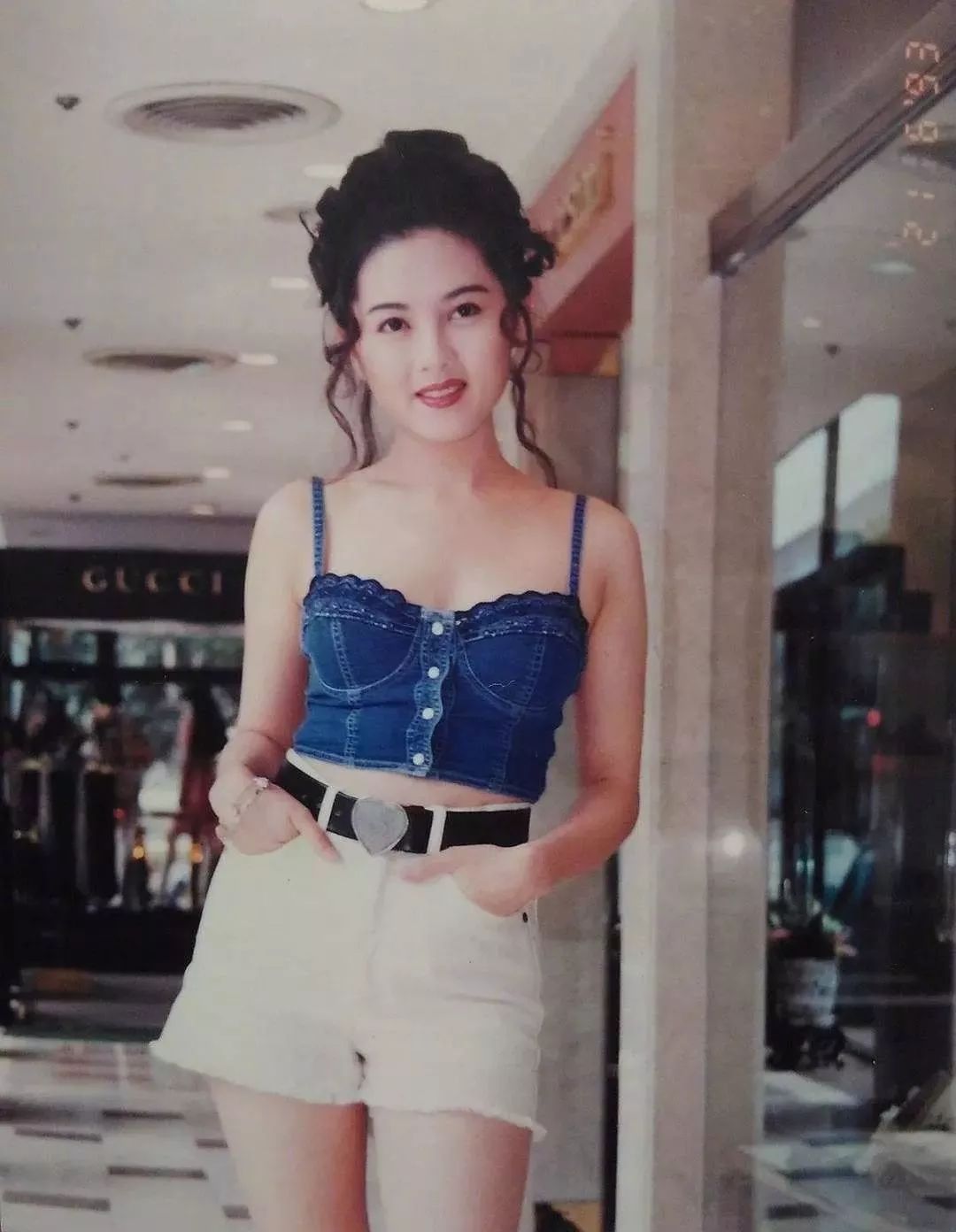 每当蜜桃成熟时，我都会想起李丽珍