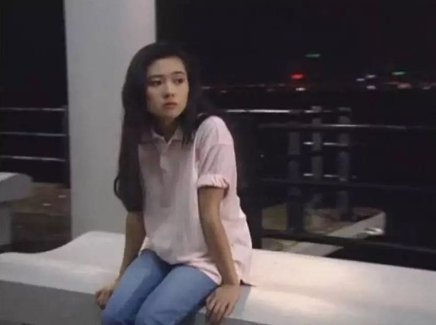 每当蜜桃成熟时，我都会想起李丽珍