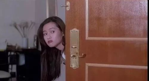 每当蜜桃成熟时，我都会想起李丽珍
