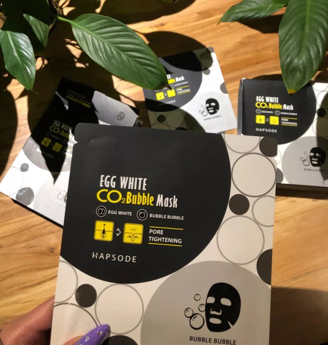 想凑上去亲你一口，都不舍得用力